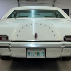 1976 "Lipstick" Lincoln Continental - Image 13