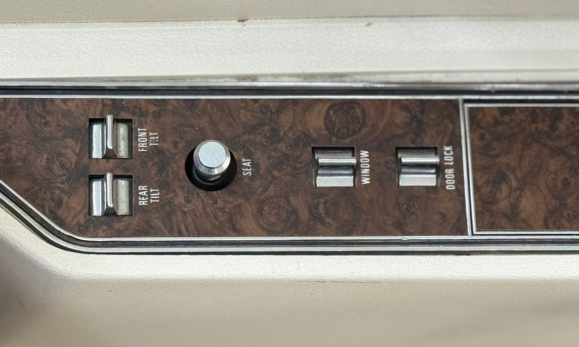 1976 "Lipstick" Lincoln Continental