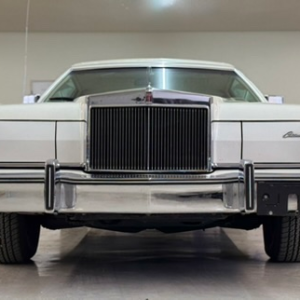 1976 "Lipstick" Lincoln Continental - Image 7