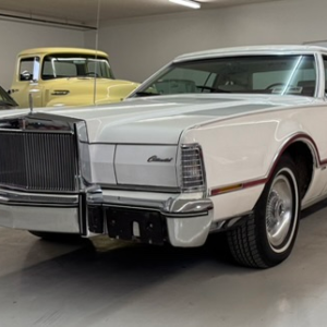 1976 "Lipstick" Lincoln Continental - Image 9